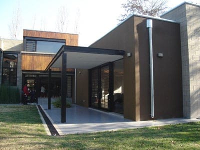2005. Casa en Parque Leloir 9