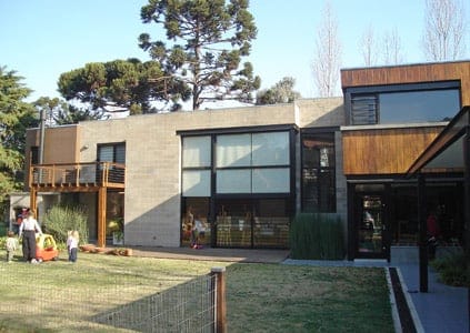 2005. Casa en Parque Leloir 10